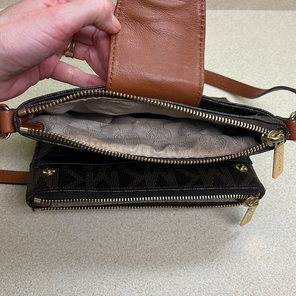 Michael Kors Crossbody Bag - Picture 7 of 8